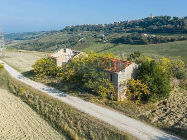 casa indipendente in vendita a Lapedona