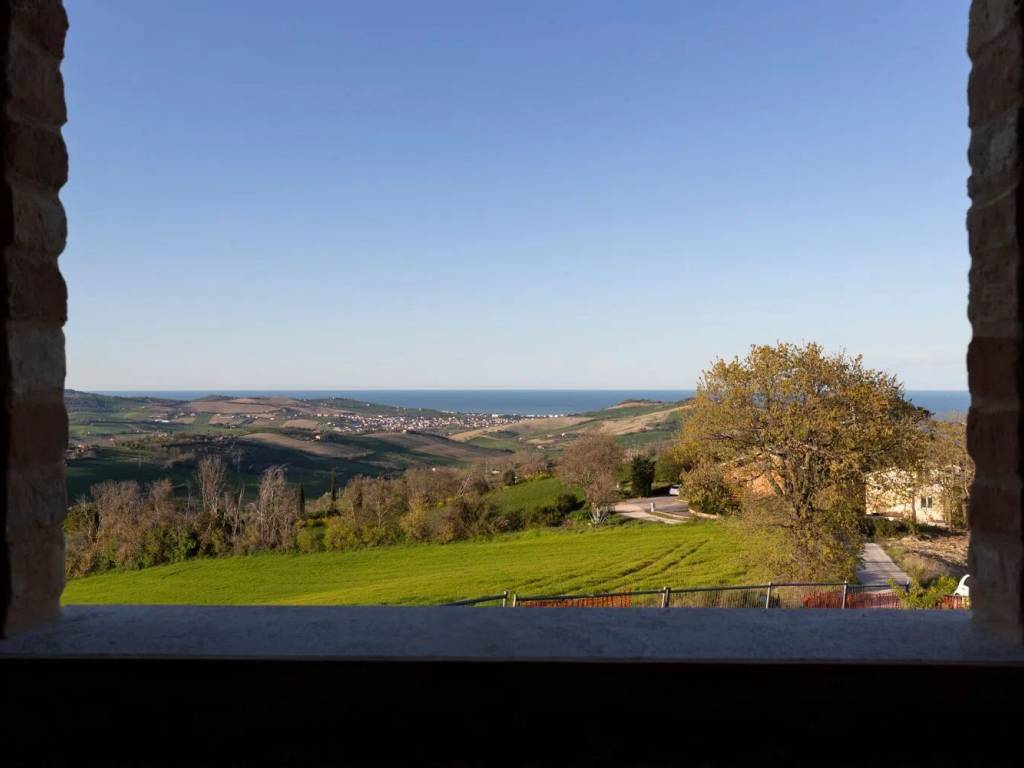 casa indipendente in vendita a Lapedona
