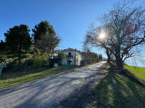 casa indipendente in vendita a Lapedona