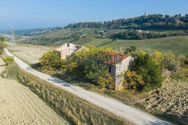 casale in vendita a Lapedona