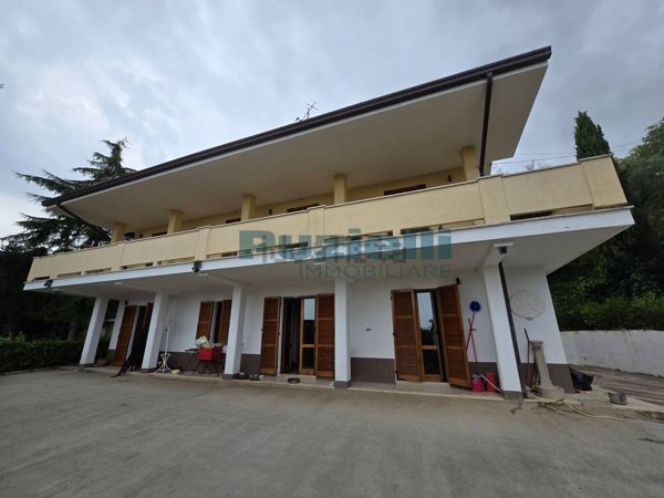 casa indipendente in vendita a Lapedona