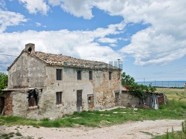 casale in vendita a Lapedona