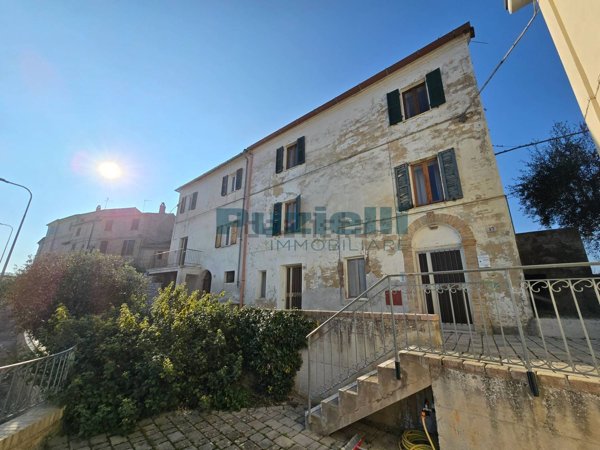 casa indipendente in vendita a Lapedona