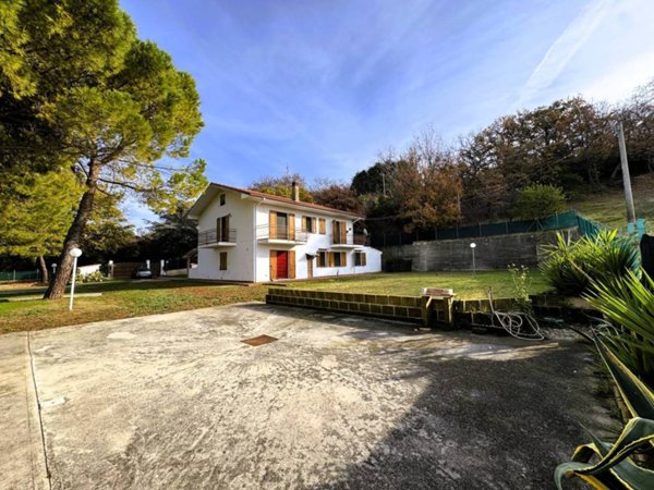casa indipendente in vendita a Lapedona