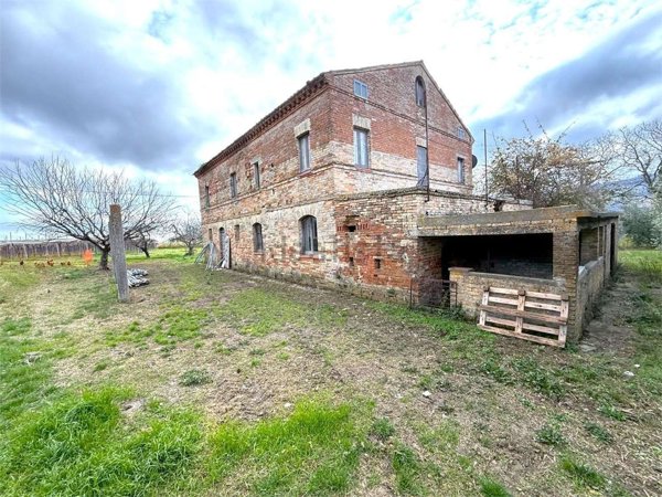 casale in vendita a Lapedona
