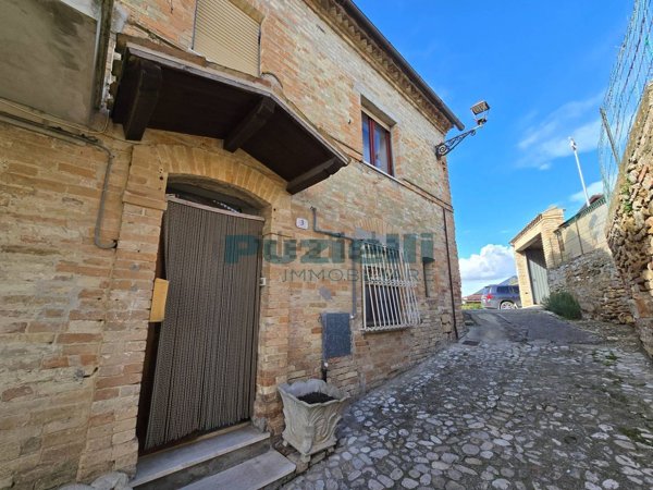 casa indipendente in vendita a Lapedona