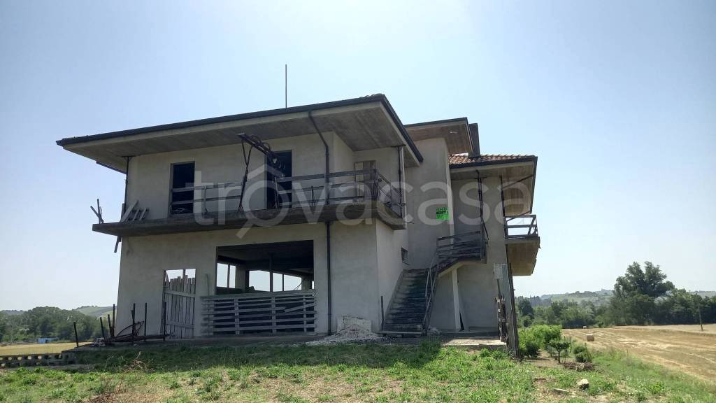 casa indipendente in vendita a Magliano di Tenna