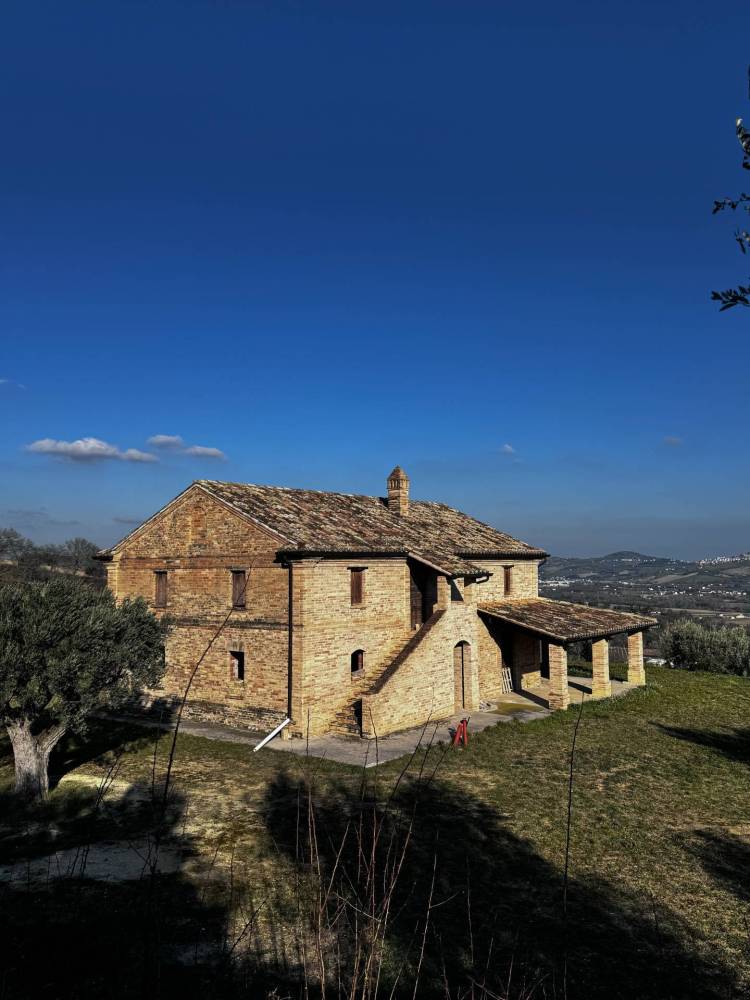casa indipendente in vendita a Magliano di Tenna