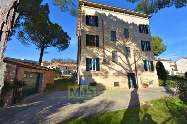 casa indipendente in vendita a Magliano di Tenna
