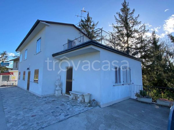 casa indipendente in vendita a Magliano di Tenna