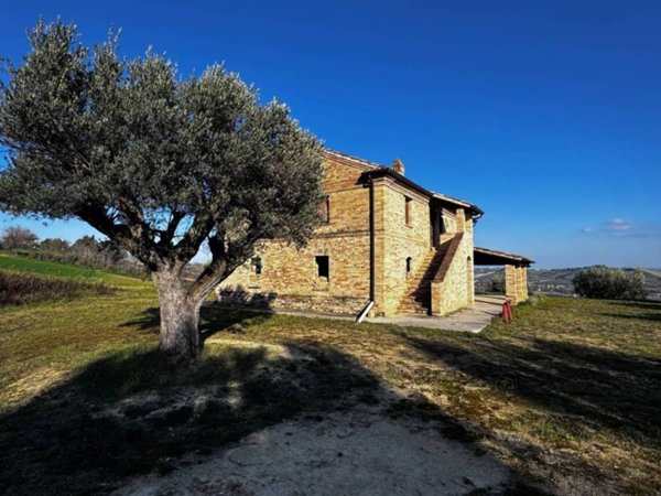 casa indipendente in vendita a Magliano di Tenna