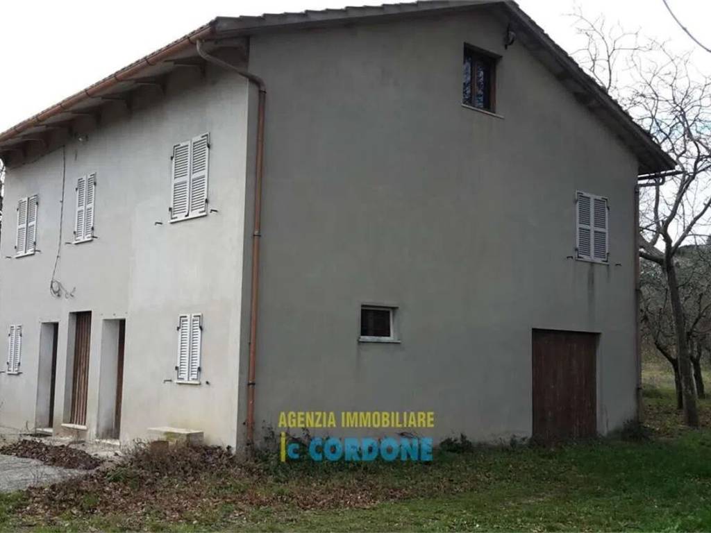 casa indipendente in vendita a Magliano di Tenna