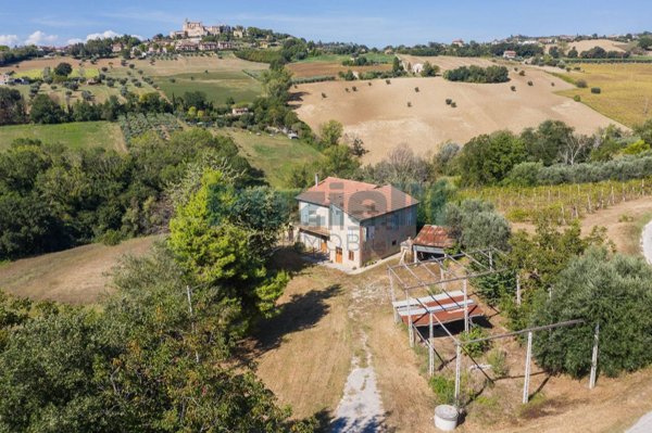 casa indipendente in vendita a Magliano di Tenna