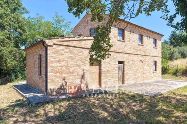 casa indipendente in vendita a Magliano di Tenna