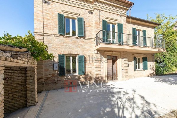casale in vendita a Massa Fermana