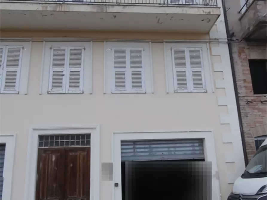 locale di sgombero in vendita a Massa Fermana