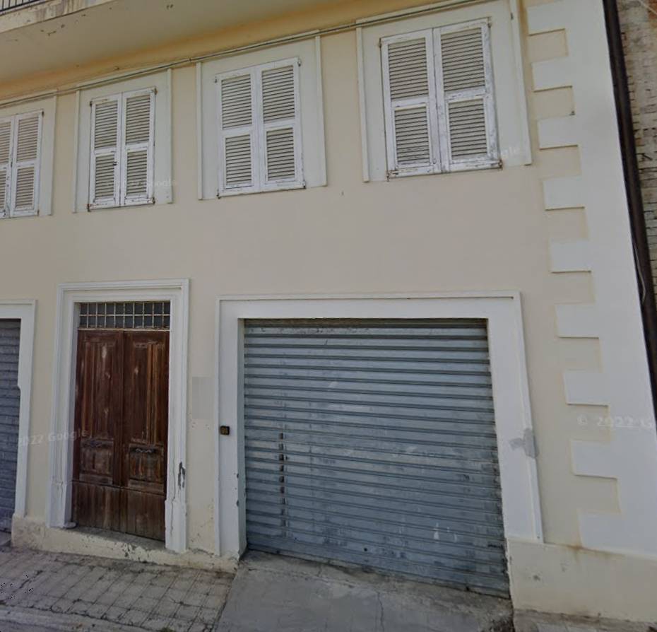 locale di sgombero in vendita a Massa Fermana