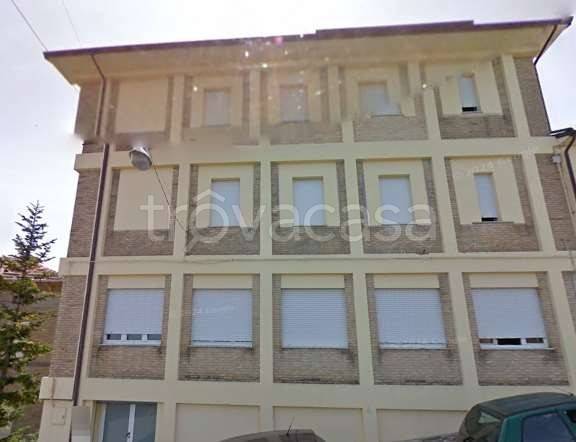 locale di sgombero in vendita a Massa Fermana