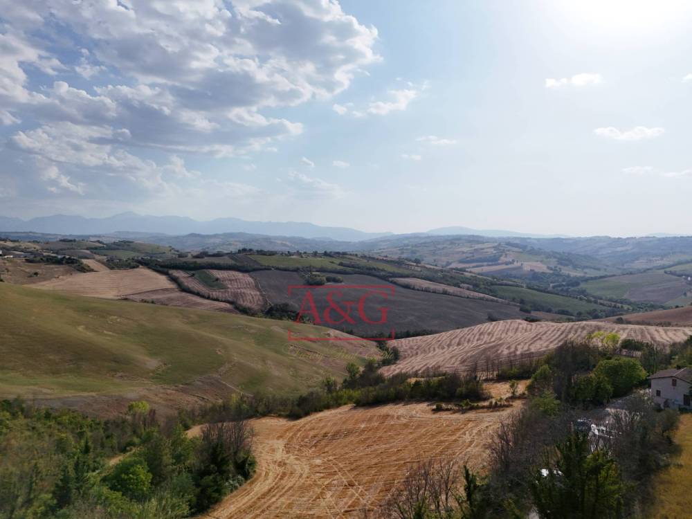 casa indipendente in vendita a Massa Fermana