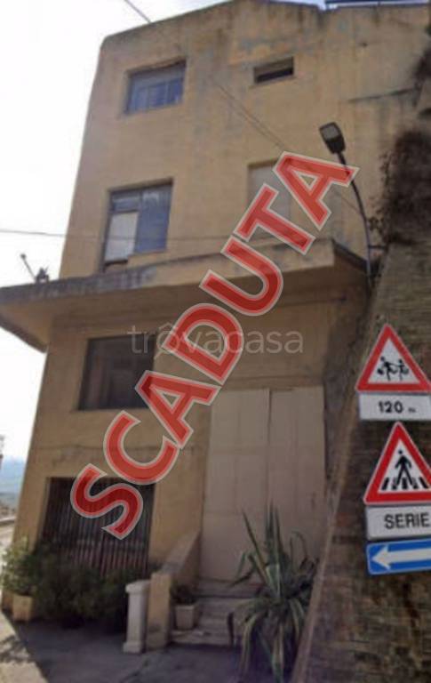 locale commerciale in vendita a Massa Fermana