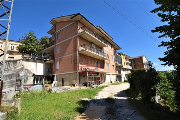 appartamento in vendita a Monsampietro Morico