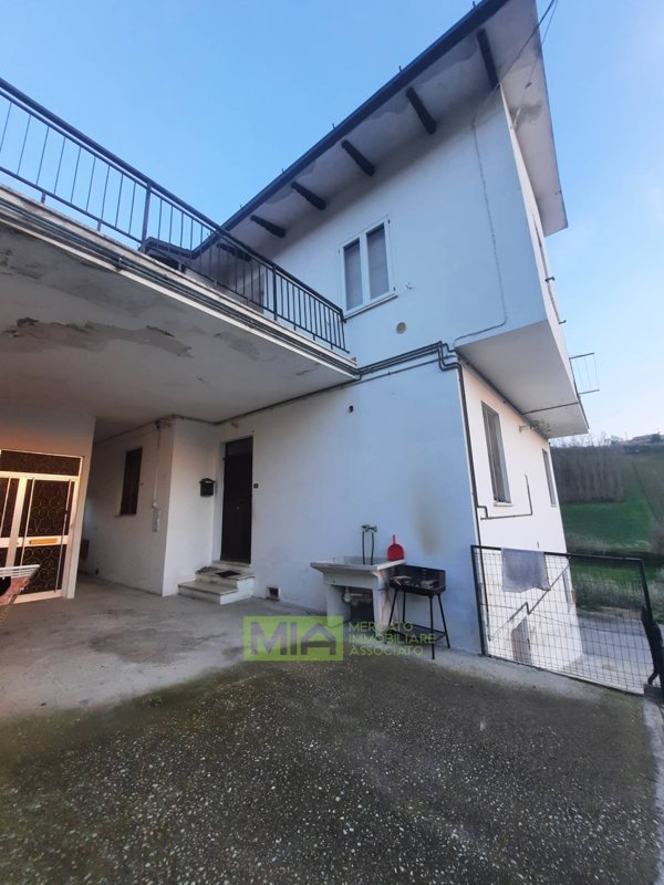 appartamento in vendita a Monsampietro Morico