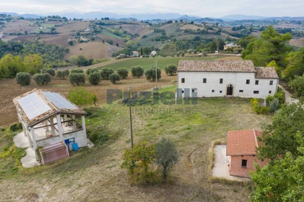 casa indipendente in vendita a Monsampietro Morico