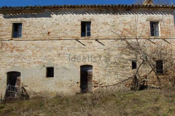 casa indipendente in vendita a Monsampietro Morico in zona Sant'Elpidio Morico