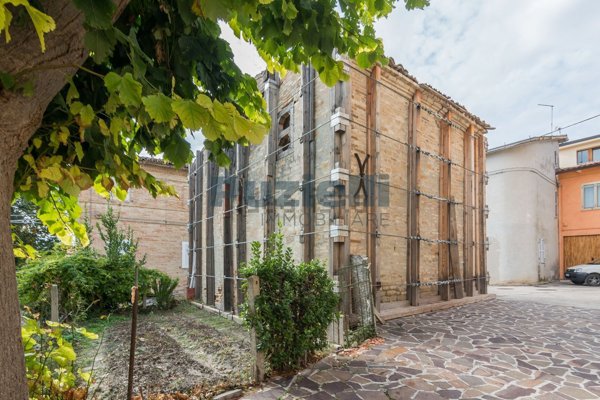 casa indipendente in vendita a Monsampietro Morico