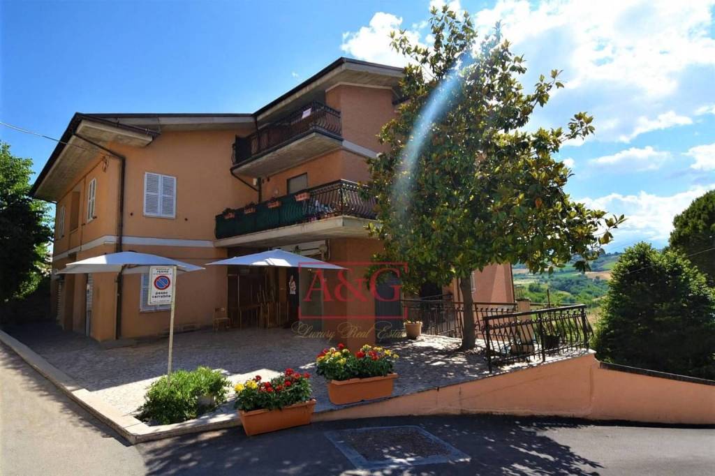 appartamento in vendita a Monsampietro Morico