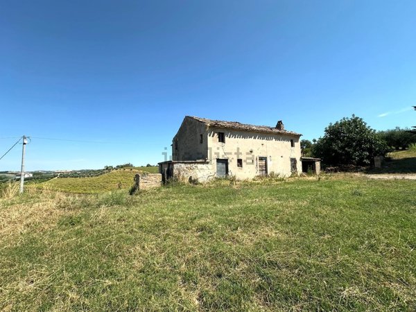 casa indipendente in vendita a Monsampietro Morico