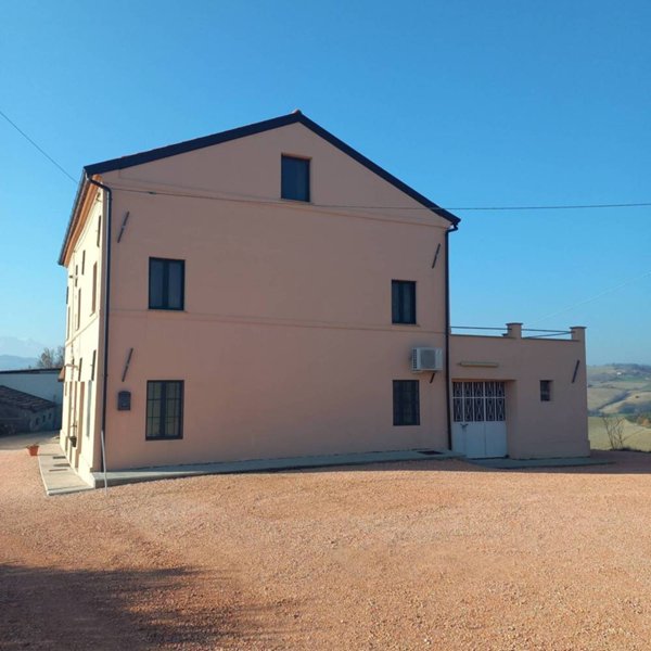casa indipendente in vendita a Montappone