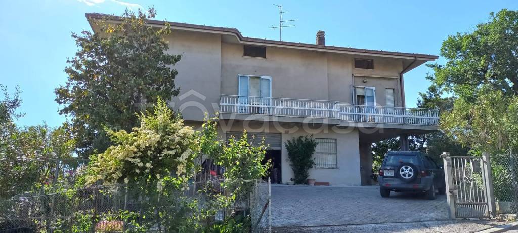 casa indipendente in vendita a Montappone