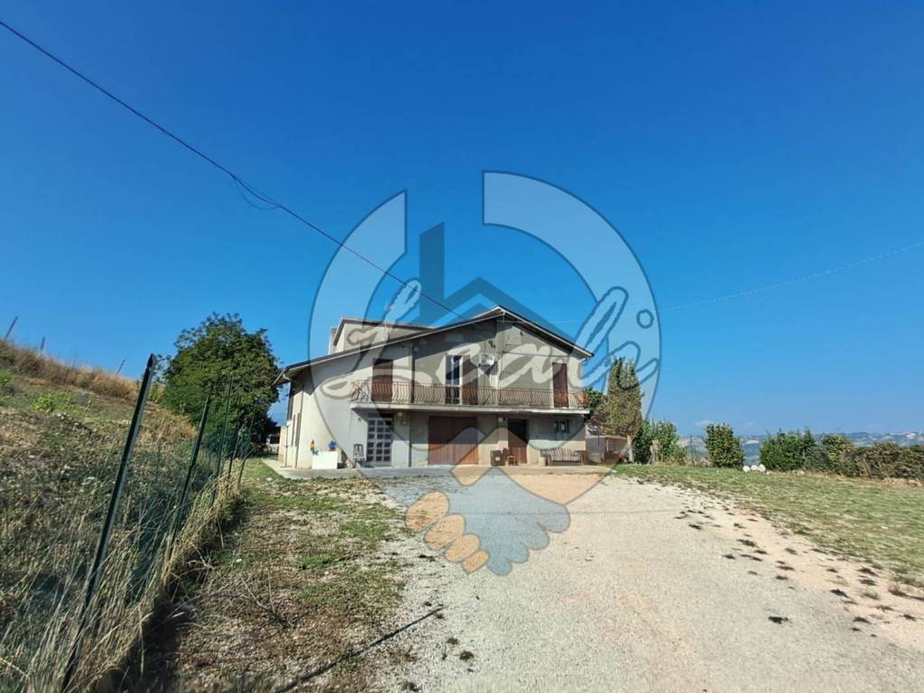 casa indipendente in vendita a Montappone