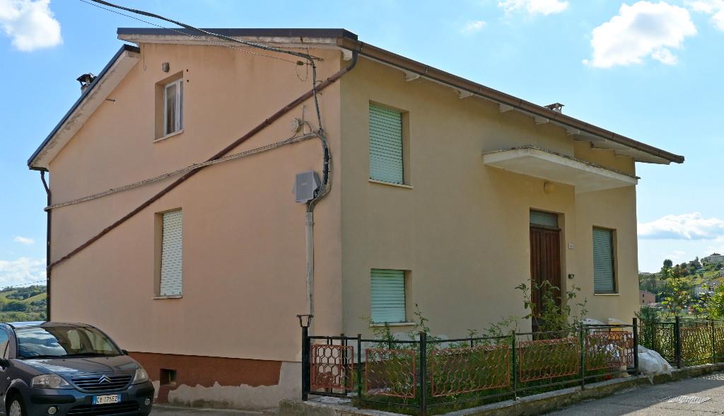 casa indipendente in vendita a Montappone