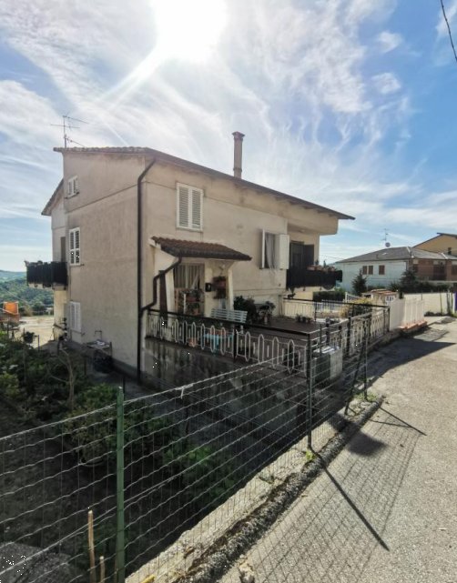 casa indipendente in vendita a Montappone