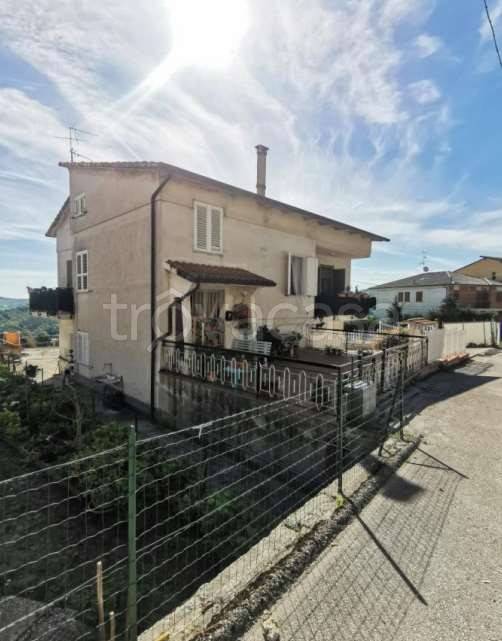 casa indipendente in vendita a Montappone