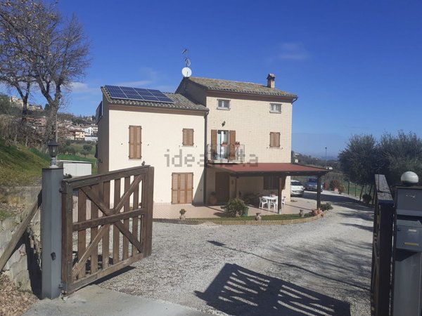 casa indipendente in vendita a Montappone