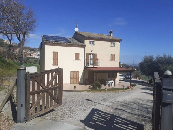 casa indipendente in vendita a Montappone