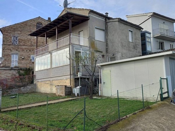 casa indipendente in vendita a Montappone