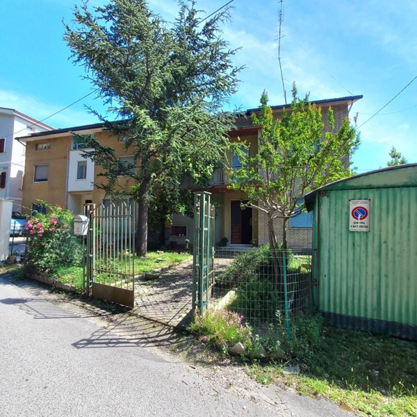 casa indipendente in vendita a Montappone