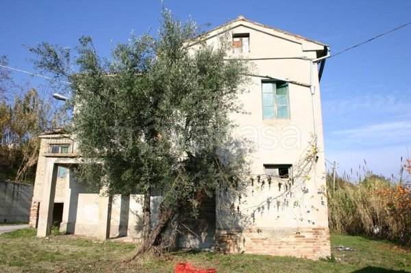 casa indipendente in vendita a Montappone