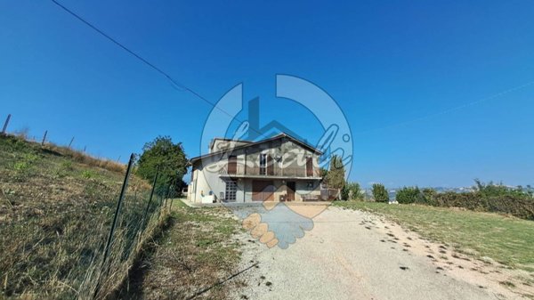 casa indipendente in vendita a Montappone