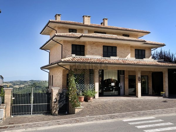 casa indipendente in vendita a Montappone