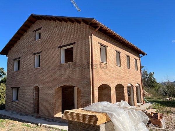 casa indipendente in vendita a Montappone