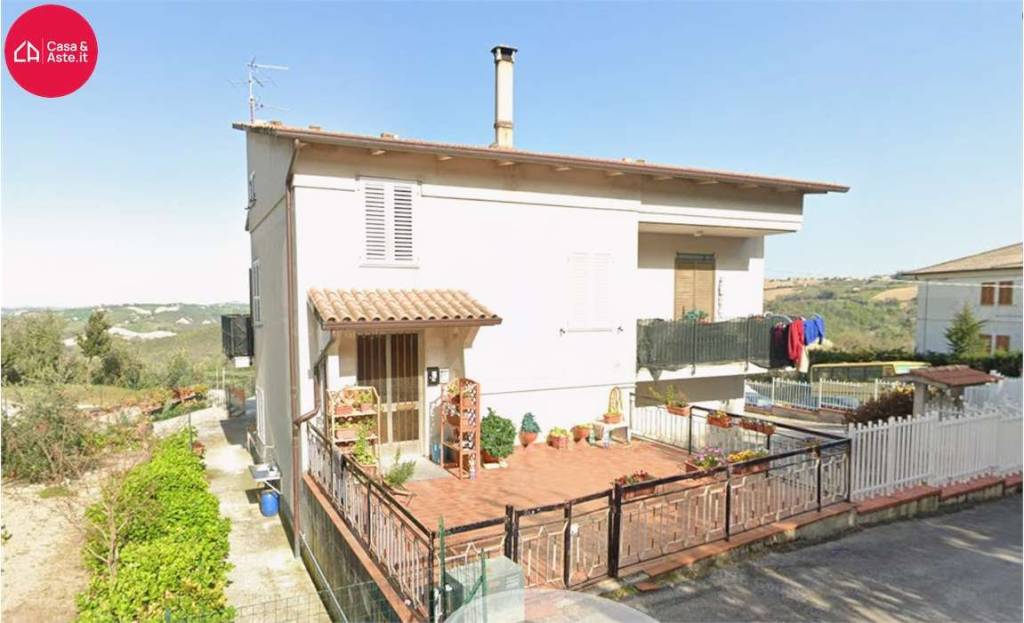 casa indipendente in vendita a Montappone