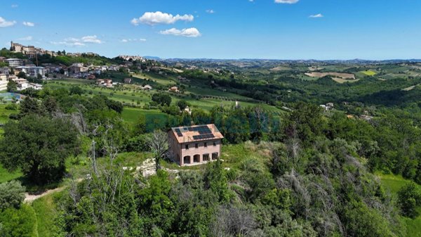 casa indipendente in vendita a Montappone