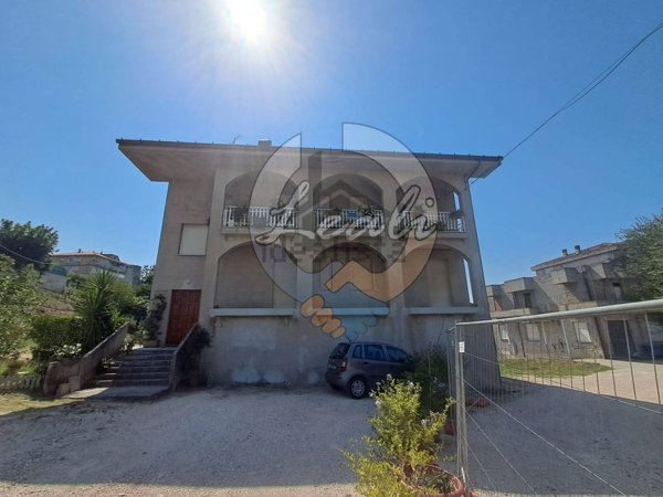 casa indipendente in vendita a Montappone