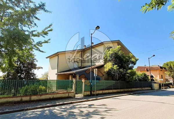 casa indipendente in vendita a Montappone