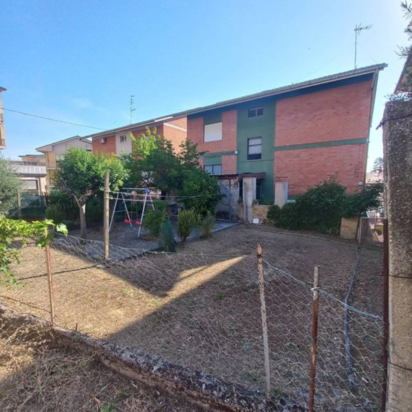 casa indipendente in vendita a Montappone